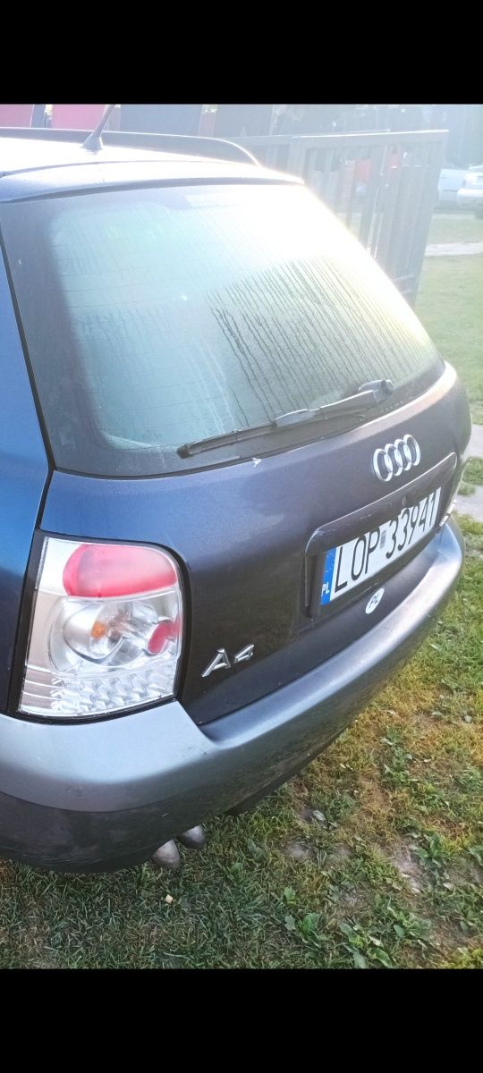 Audi A4 B5 klapa kombi lampy