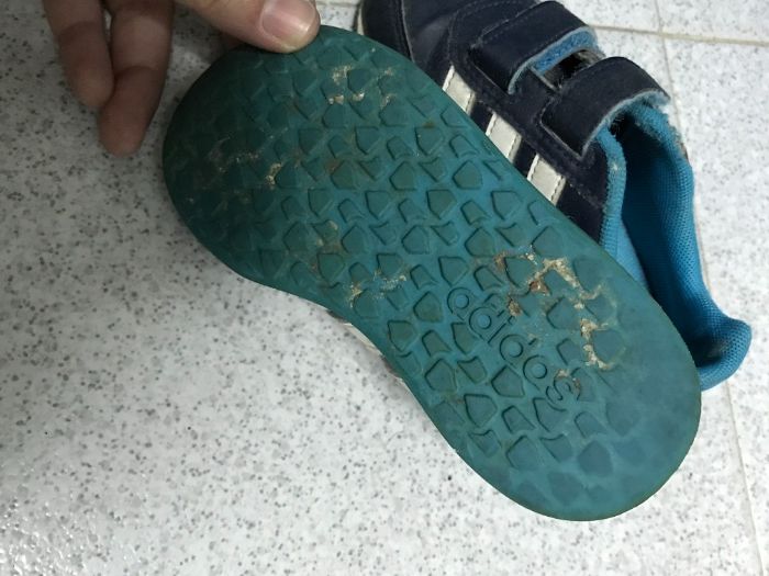 Ténis adidas tamanho 24