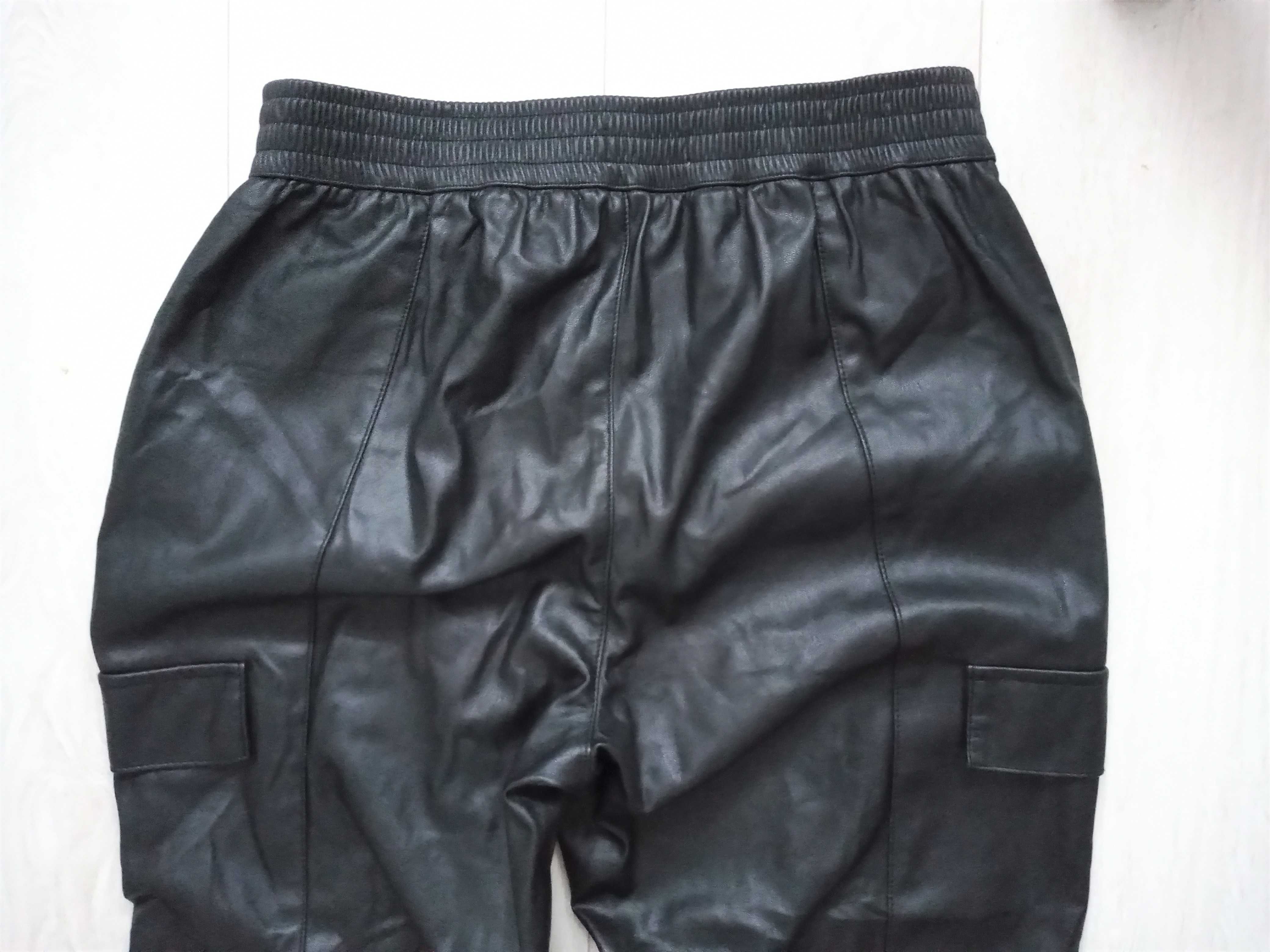 Spodnie skórzane joggery Bershka L jak nowe