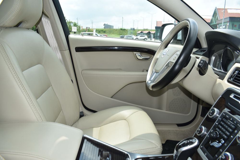 Volvo  xc70  2016