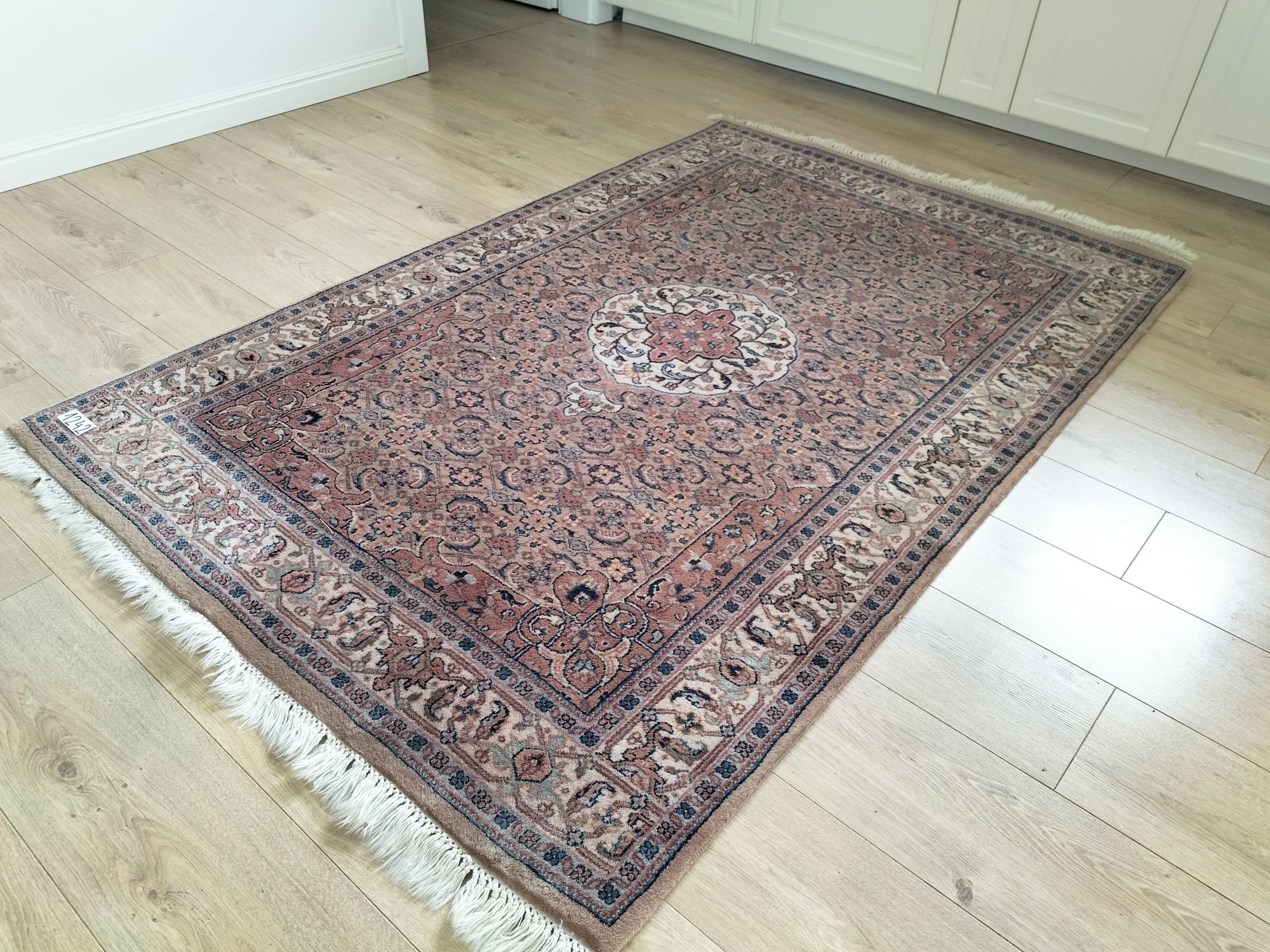 Przepiękny ręcznie tkany wełniany Indyjski dywan 120x190cm