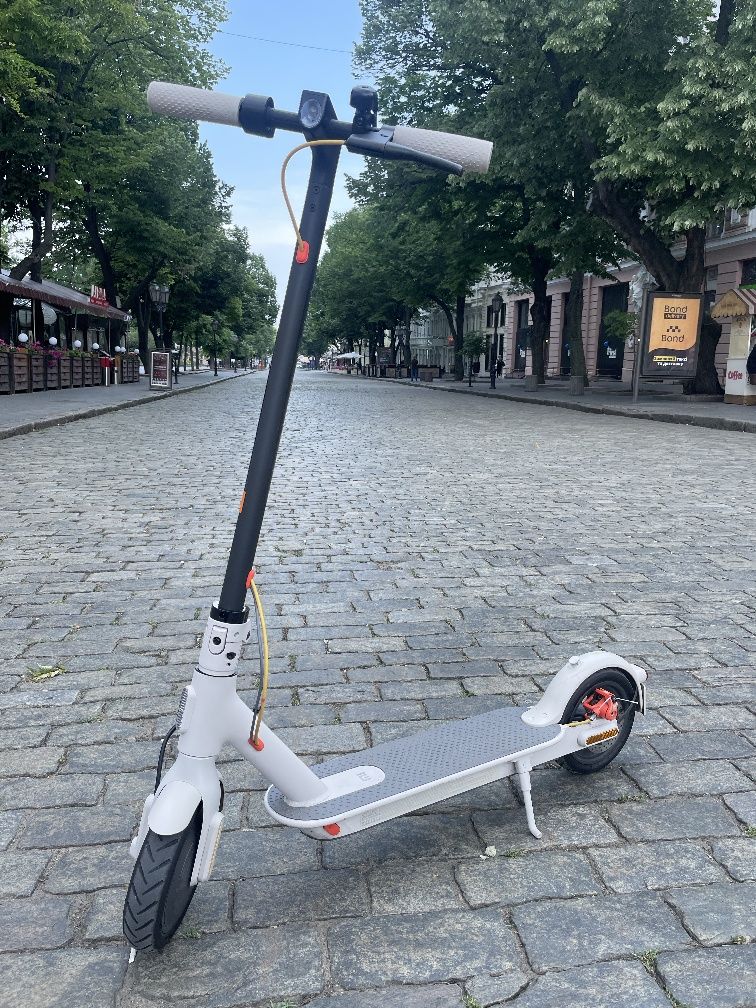 Электросамокат Xiaomi mi scooter 3