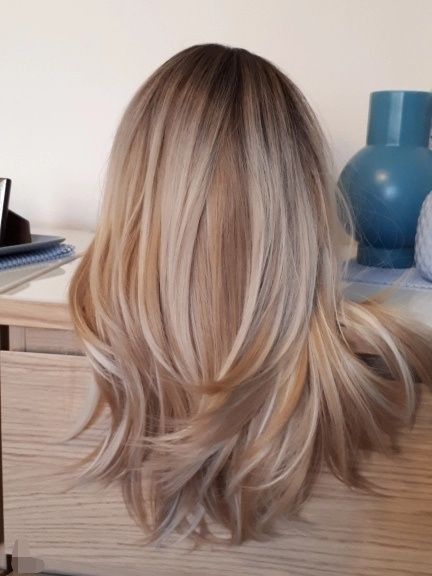 Peruka blond ombre za ramiona. Naturalny wygląd!