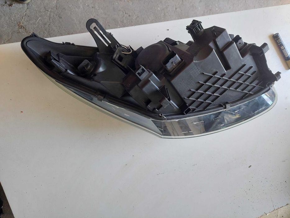 farol esq Renault megane 3