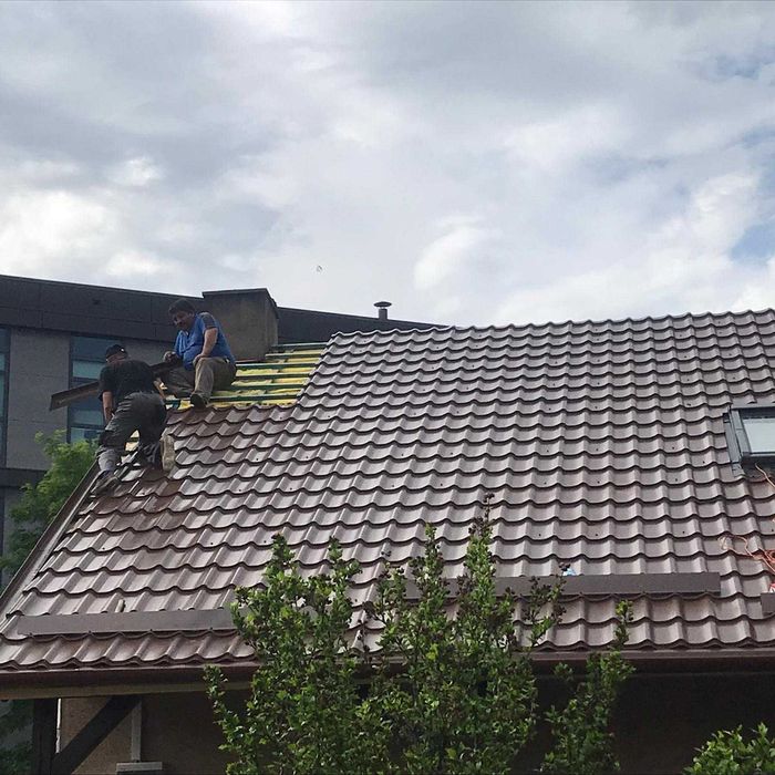 Usługi Dekarskie - Naprawy i Budowa Dachu, Obróbki Blacharskie