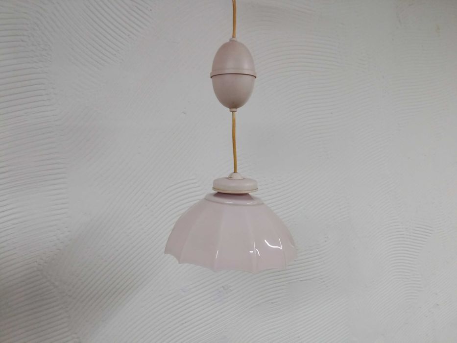 Lampa wisząca szklana różowa PRL