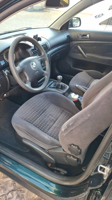 Volkswagen Passat 2.0 Sedan Comfortline 85kw/115PK Verde Pinheiro Met.