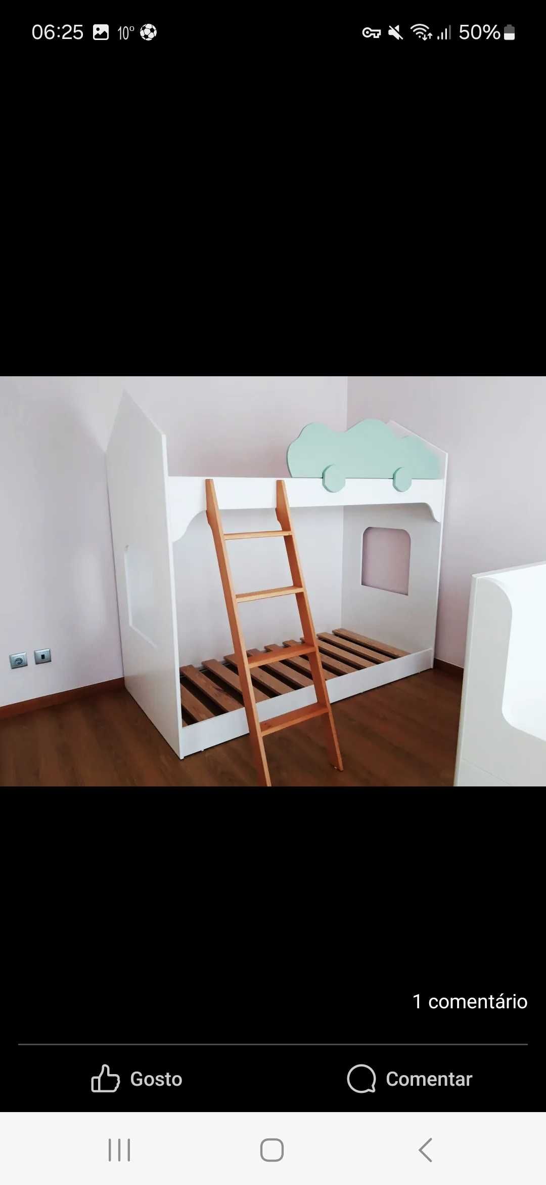 Beliche com 2 camas em forma de casa para crianças