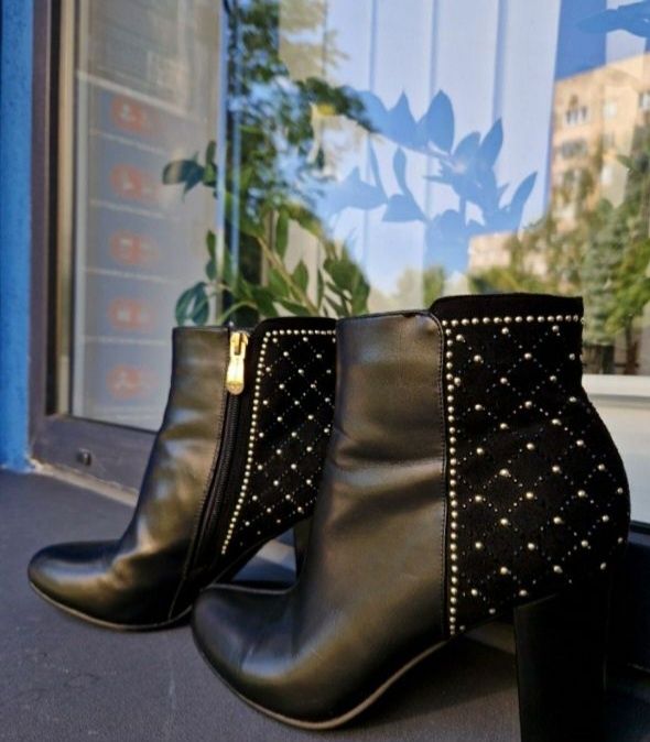 Жіночі черевики шкіряні ботильйони ботинки на стійкому каблуку