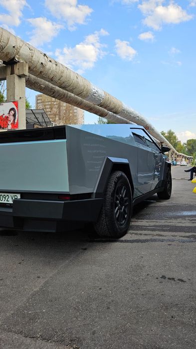 Продам Cybertruck