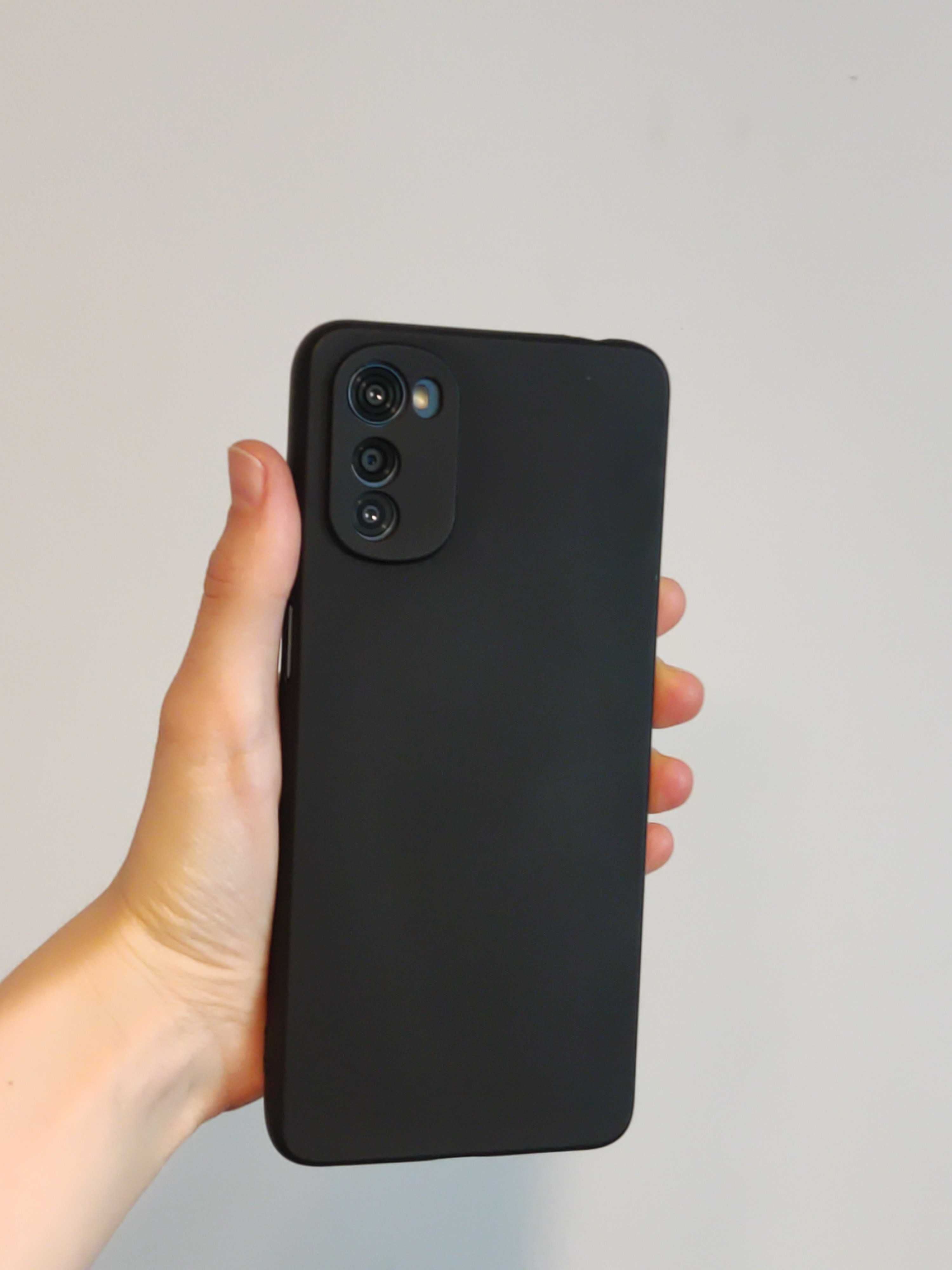 Telefon Motorola e32s, 32 GB - w zestawie (szkło + etui + ładowarka)
