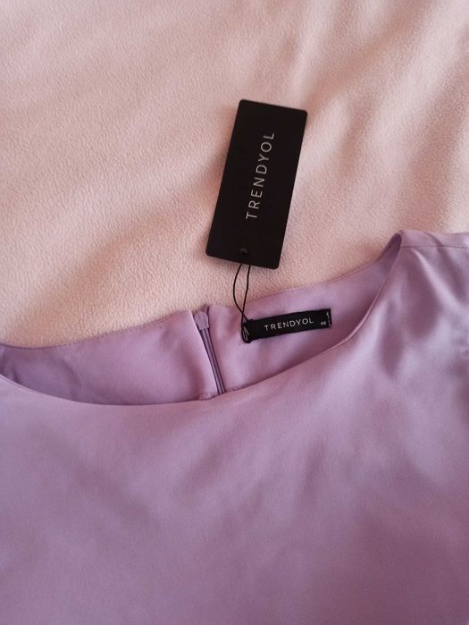 Женское платье лавандового цвета