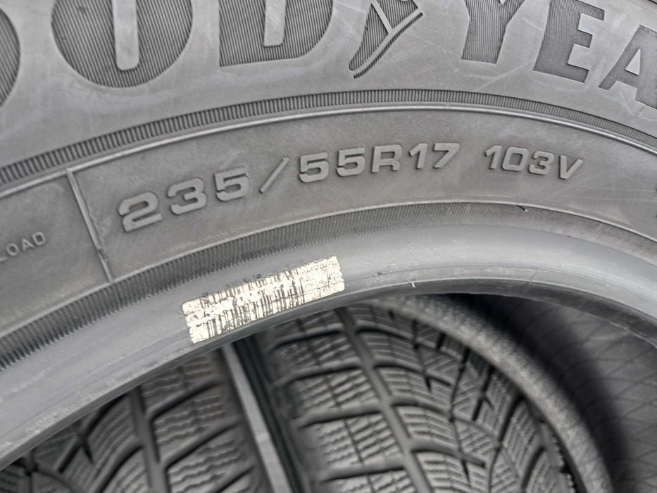 Резина зимова, Good Year Ultra Grip Performance + 235\55 R17