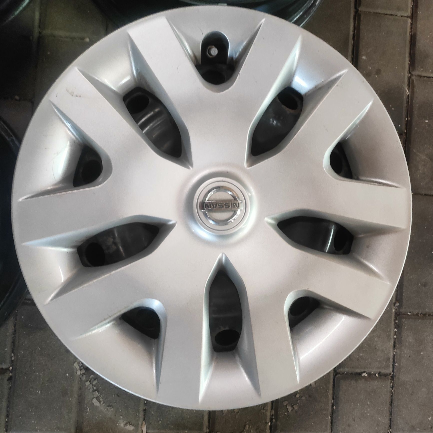 Komplet felg stalowych Nissan Qashqai z kołpakami TPMS 16"5x114,3