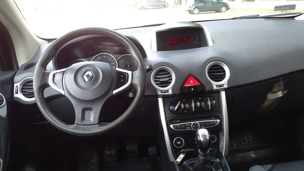 RENAULT KOLEOS 2,0 DIESEL,zarejestr,klima,alu,elektryka,radio,hak