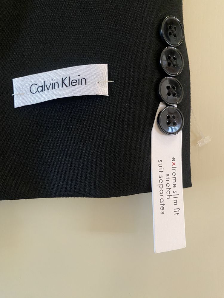 Костюм чоловічий Calvin Klein M р. Slim fit.