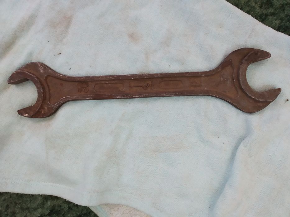 Ключ ріжковий б/в.