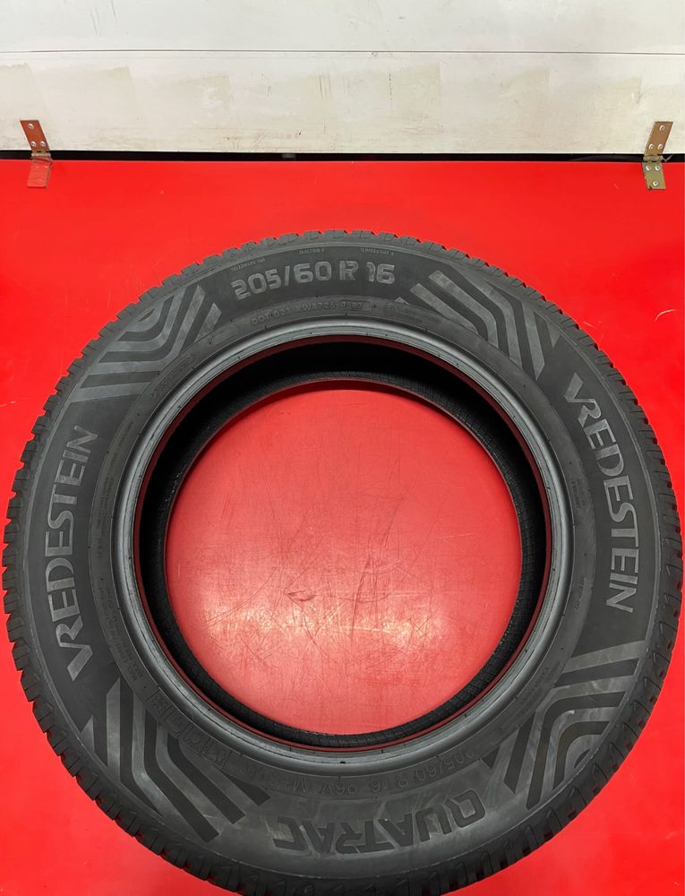 205/60R16 Vredestein Quatrac