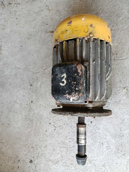 Silnik elektryczny 0,8 kW  sprawny , mogę podesłać filmik.