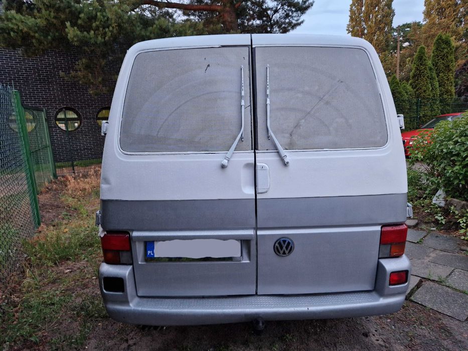 VW Transporter T4 1,9td 1998 Po blacharce progów - możliwa zamiana