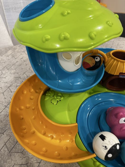 Іграшки для найменших, чудо острів Chicco