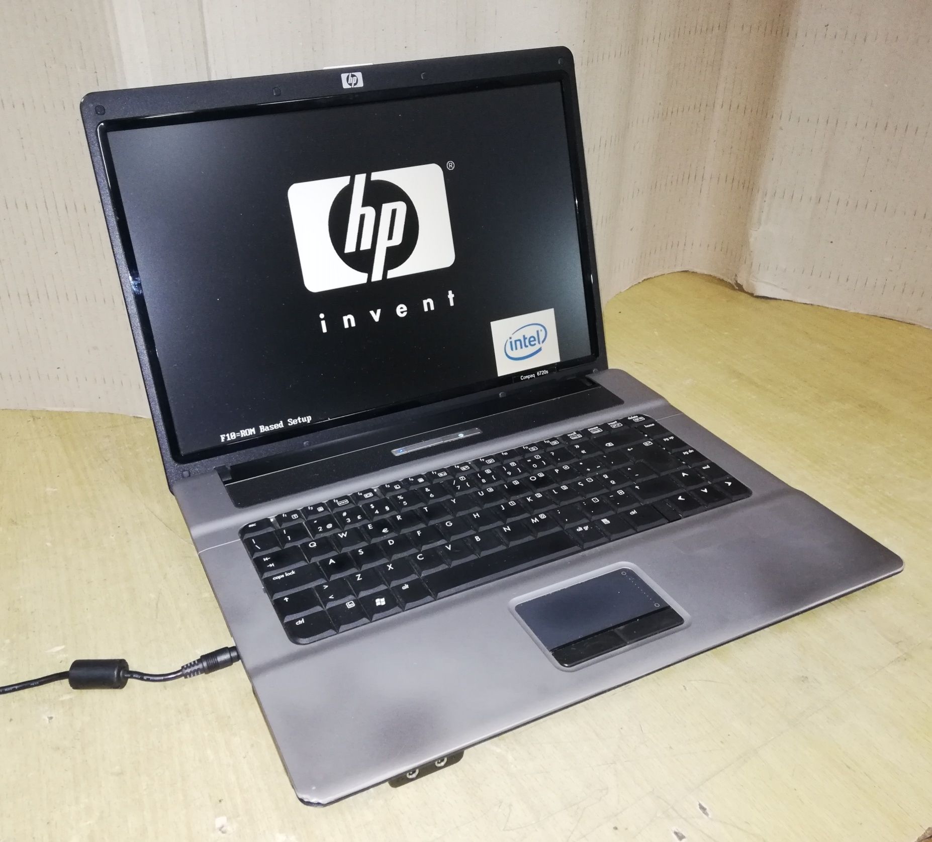 Portátil HP Compaq 6720s