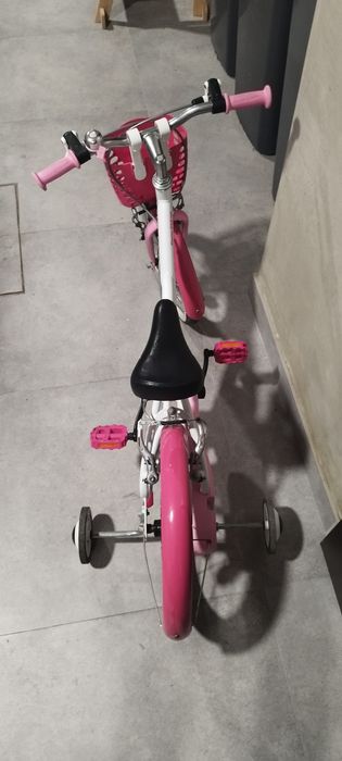 Bicicleta menina  em ótimo estado com rodinhas