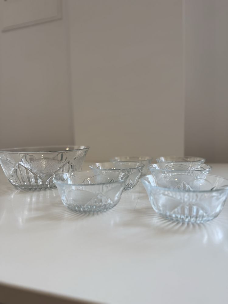 Conjunto de 6 taças pequenas + 1 taça grande, em vidro