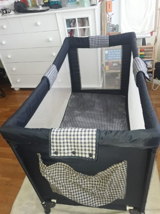 Cama de passeio ou parque(desmontável) para bebé