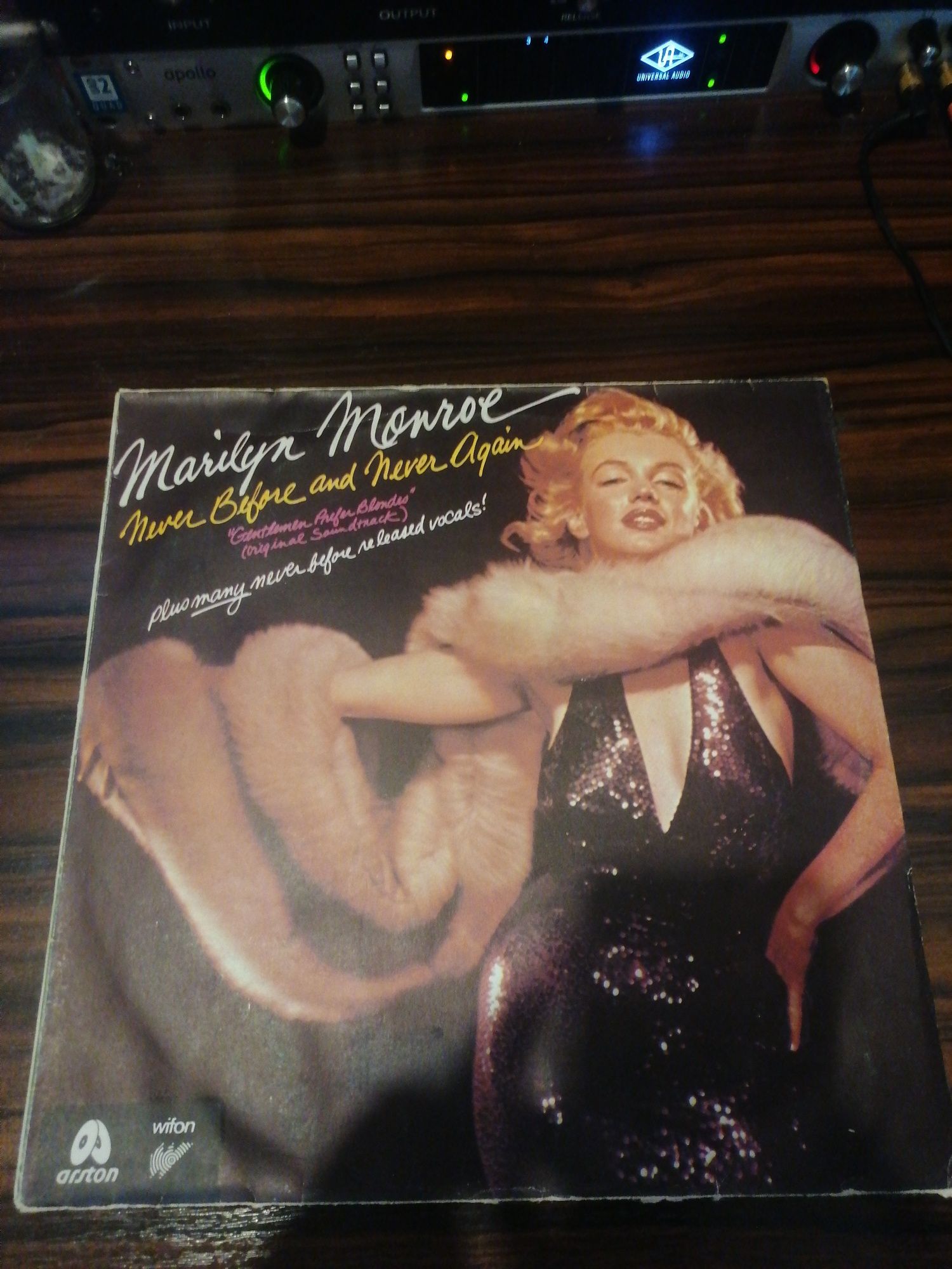 Marilyn monroe and Jane russel never before winyl.m32 EX+