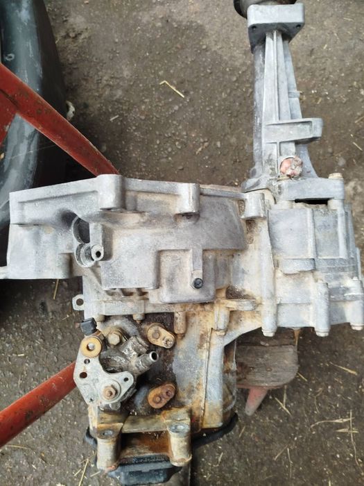 Коробка фольцваген т4 ,двигун2,4 знята з робочої машини