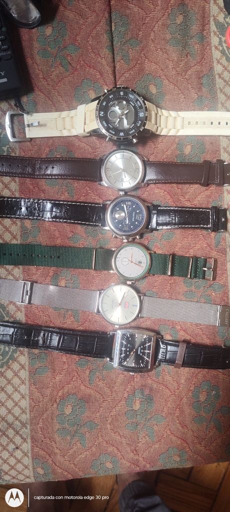 Vendo este lote de relojos so por pilhas