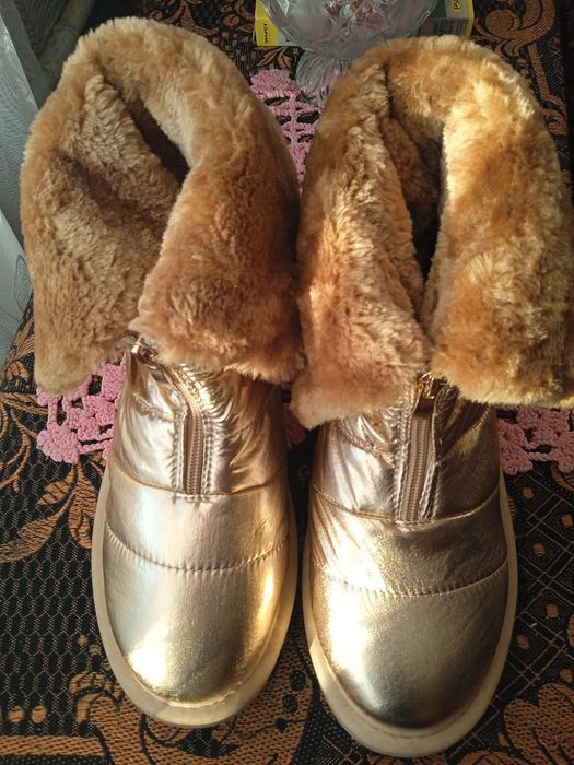 Зимові нові чобітки