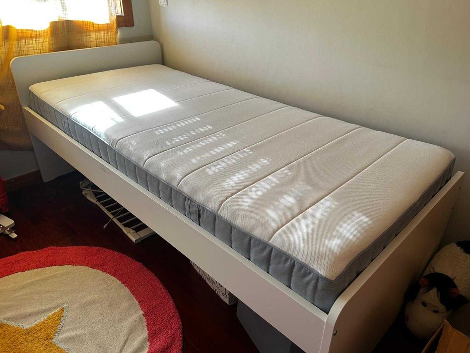 Cama ikea Slakt 90x200 com colchão vesteroy