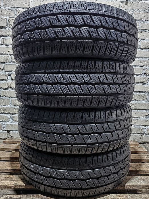 Зимові 205/65r16c Hankook | 8mm | 2022 | Hungary | Преміум шини/Ідеал