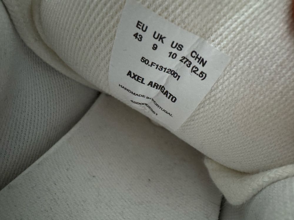 Axel Arigato sneakersy