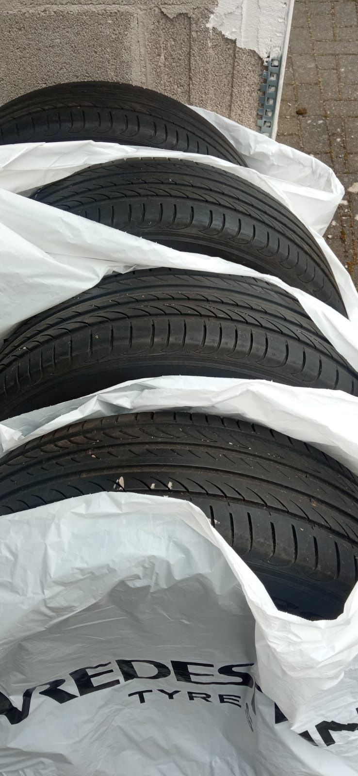 Pirelli  Opony stan bardzo dobry 235 60 R18