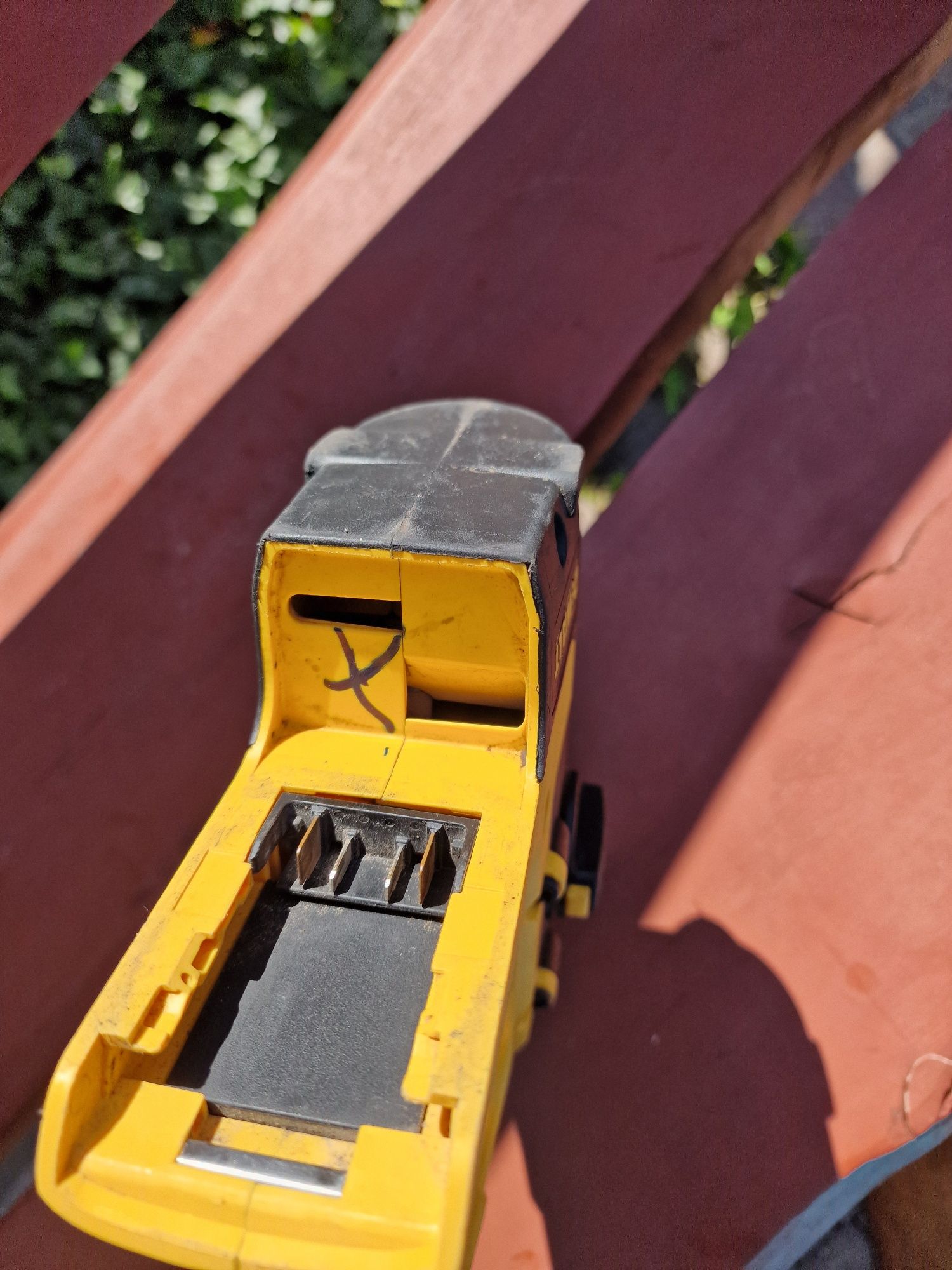 Dewalt DCH213 młotowiertarka uszkodzona