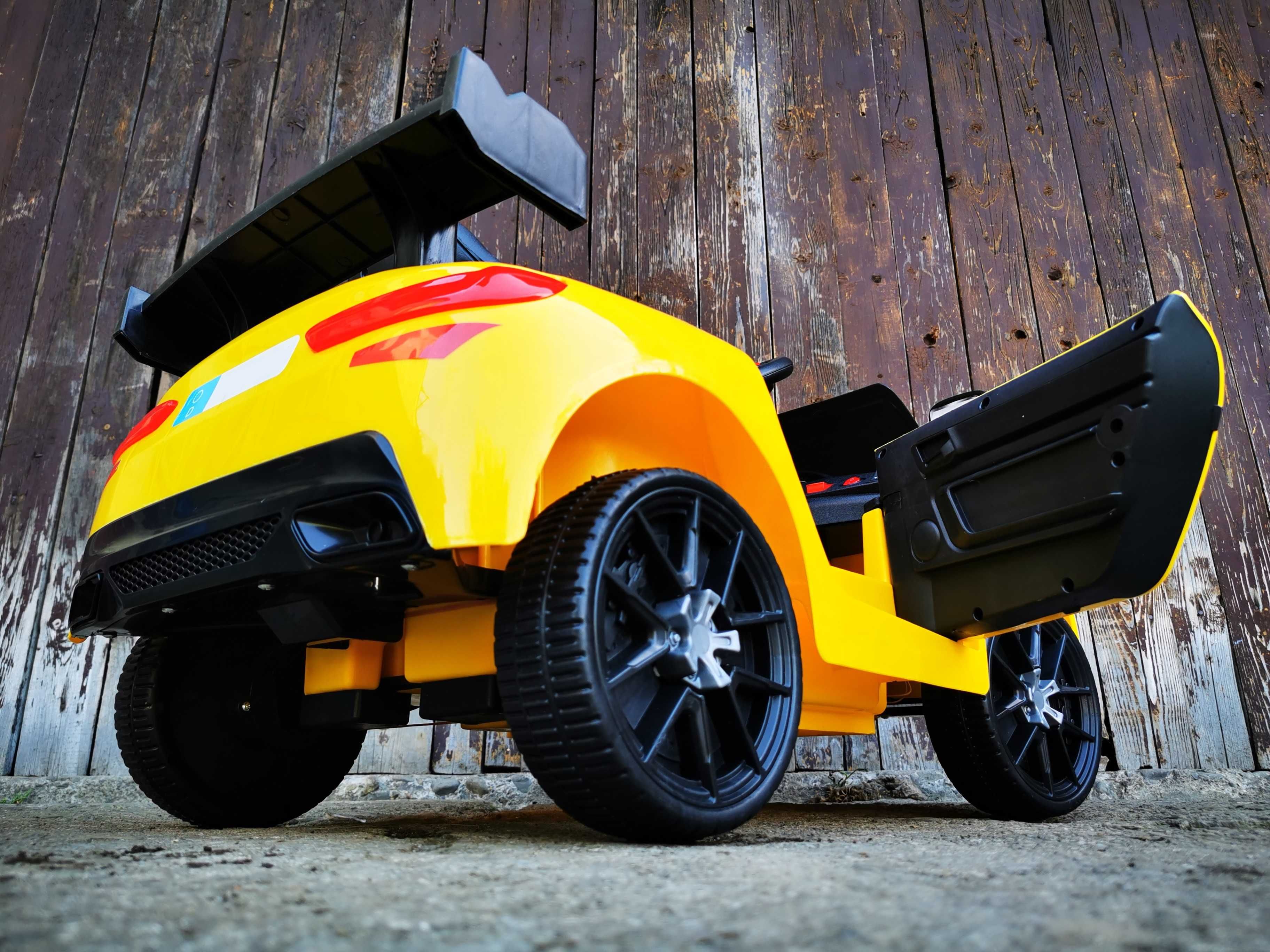 Samochód AUDI TT RS V10 Auto AKUMULATOR Motor Elektryczny Autko DZIECI