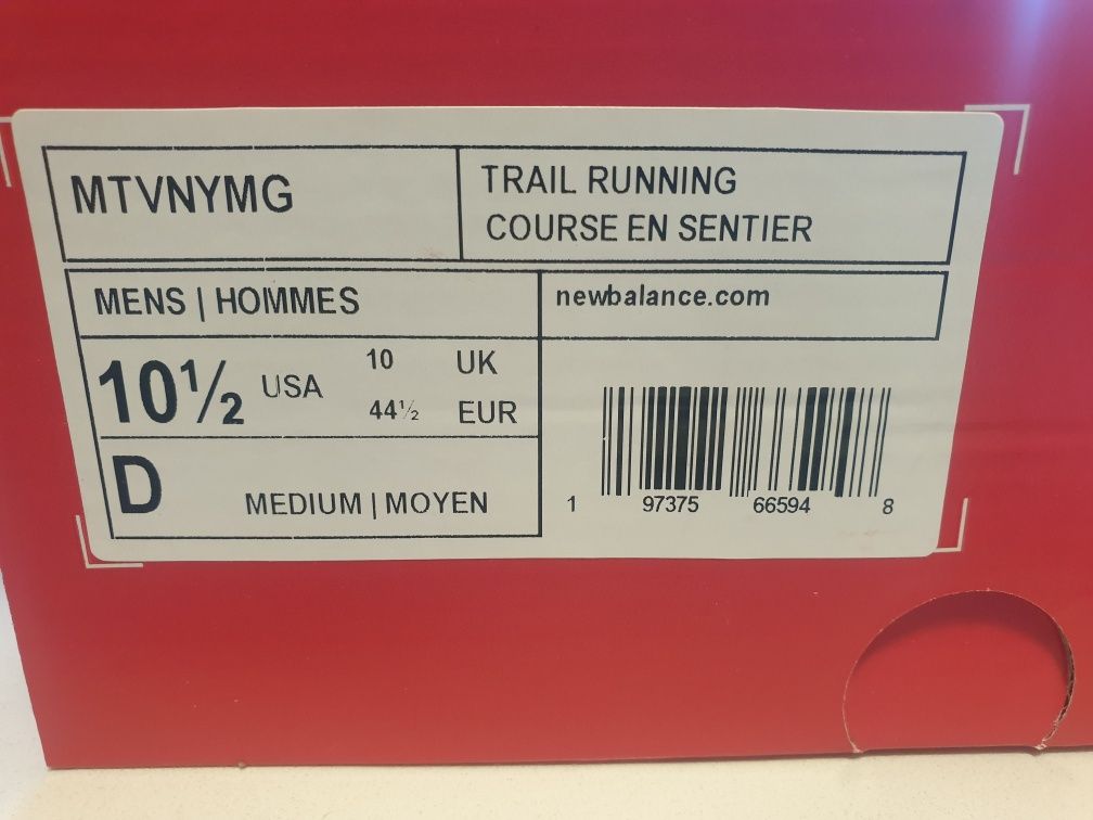 Чоловічі кросівки для бігу New Balance FuelCell Venym MTVNYMG