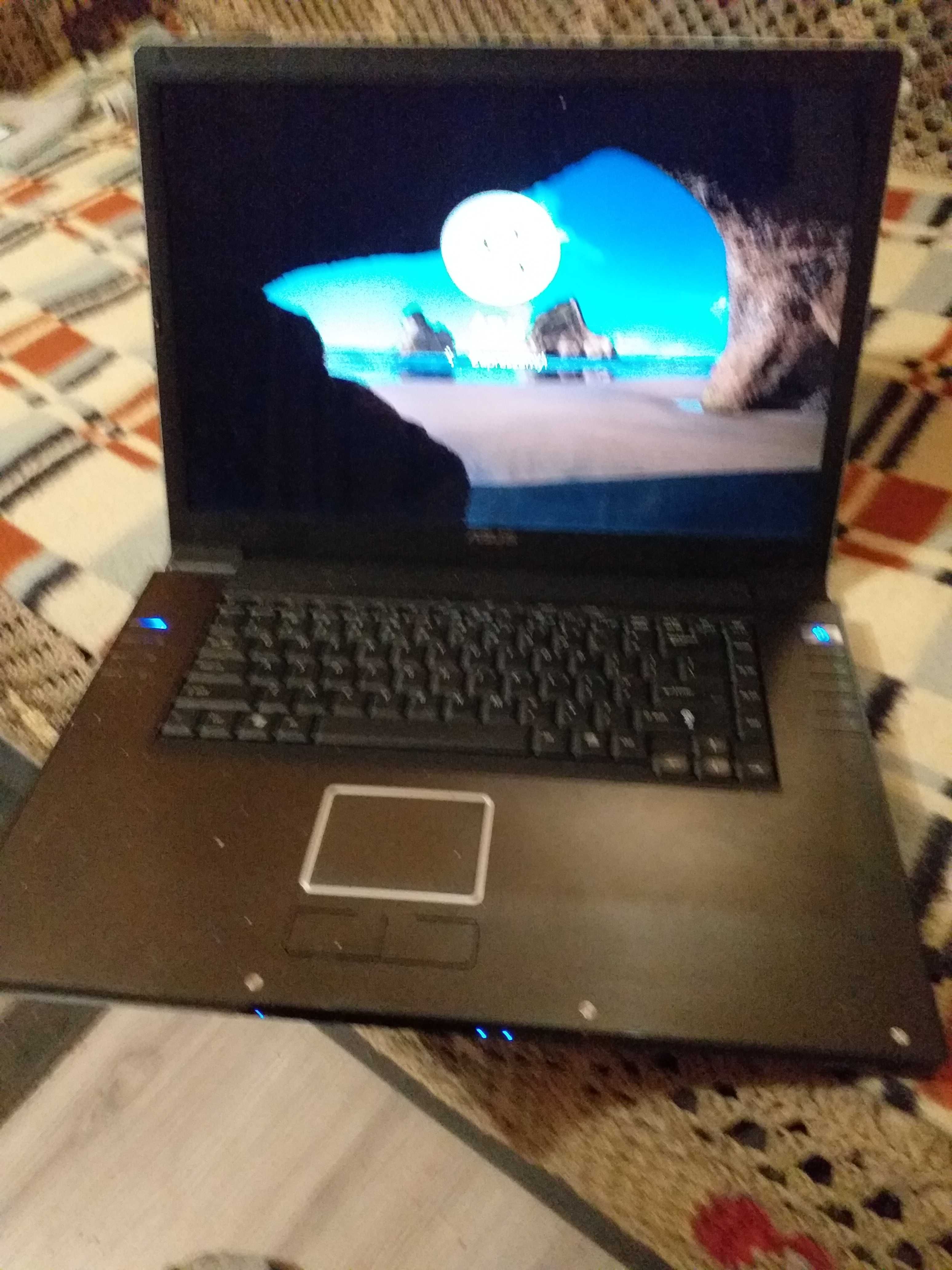 Laptop Assus 17 cal