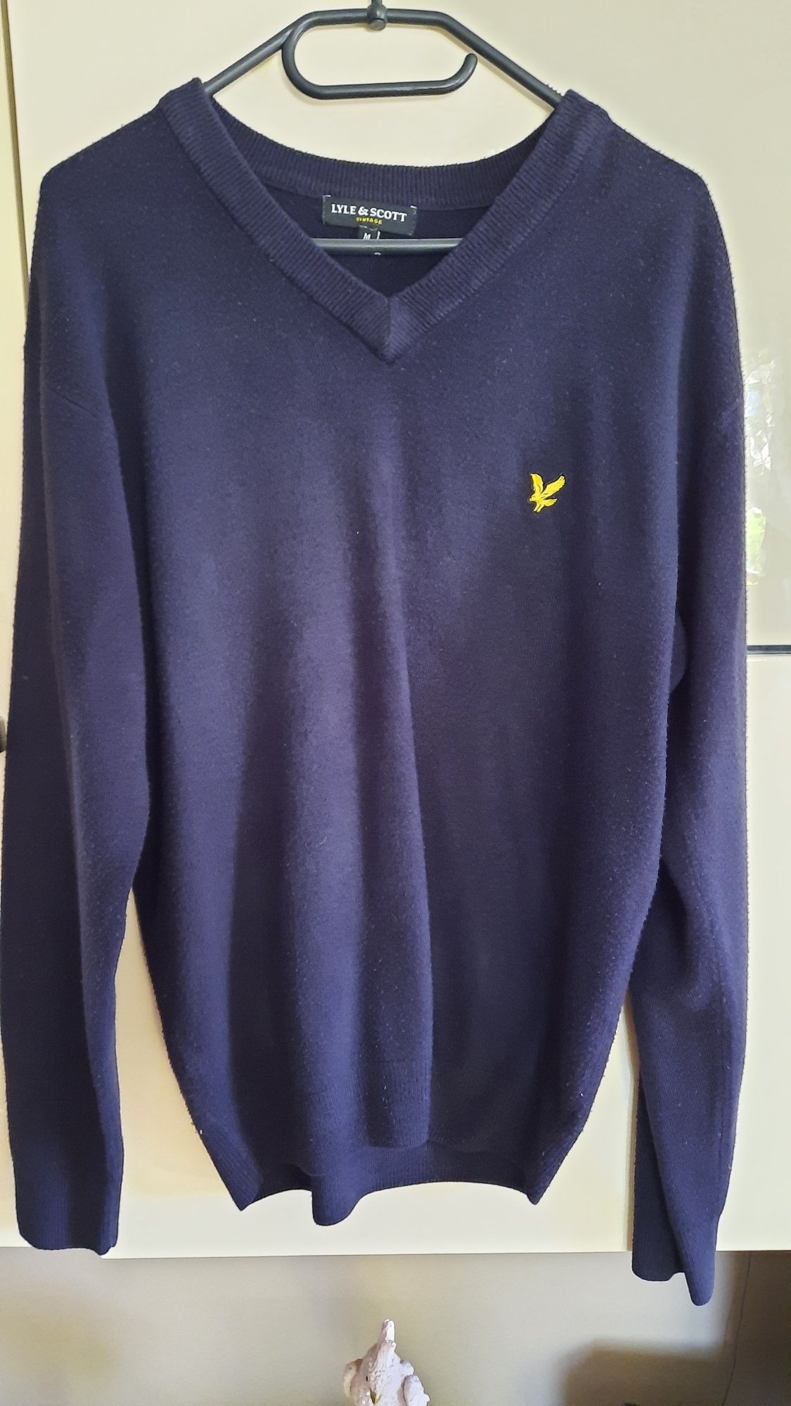 Sweterek w serek Lyle &Scott rozm.M