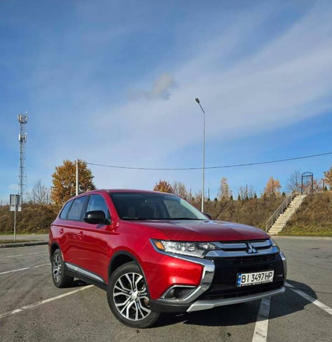 Mitsubishi Outlander 2017 року