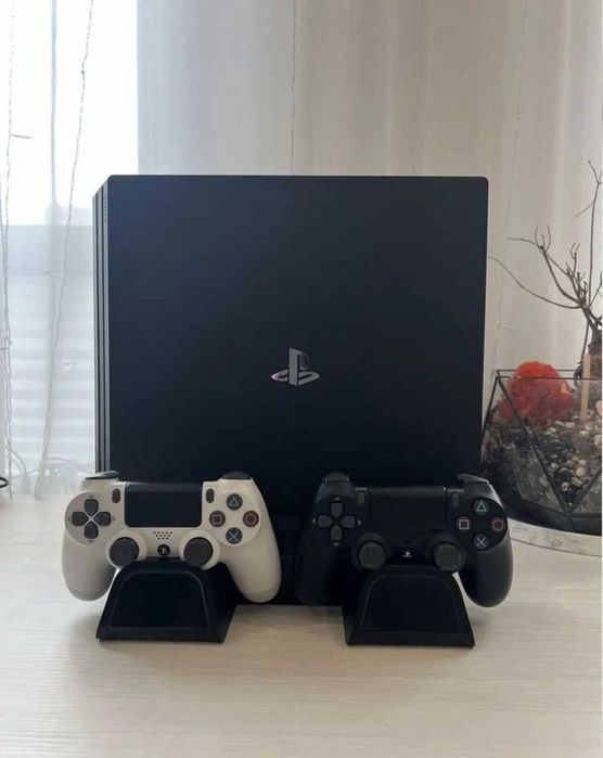 Продам PS 4 Pro 1 Терабайт памяти