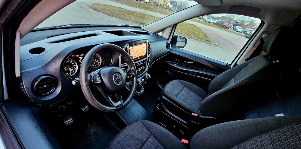 Mercedes Vito 114 LONG Fuul LED 109tys km 2x drzwi klima Navi kamera