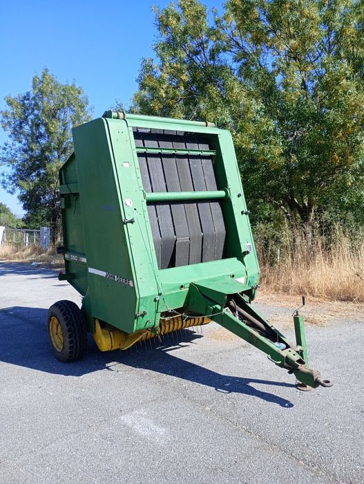 Enfardadeira de rolos John Deere 550