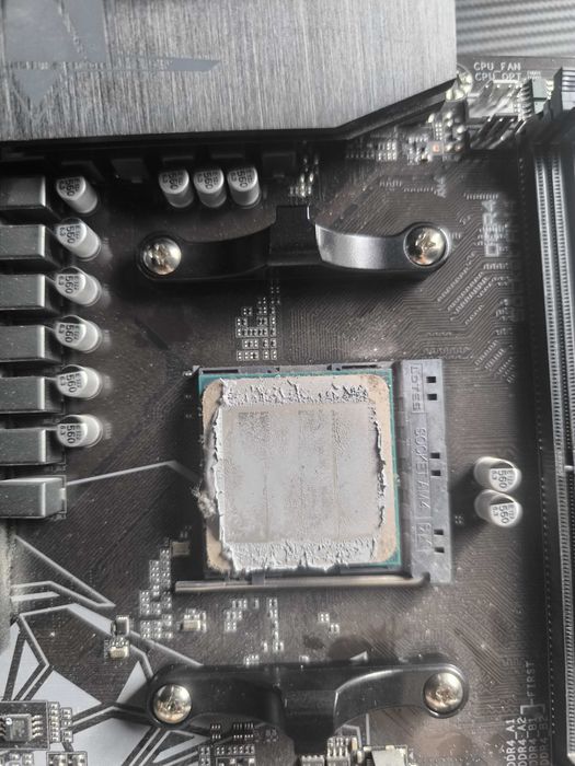 Zestaw AM4 – Ryzen 5 5600X + B550 + 16GB DDR4