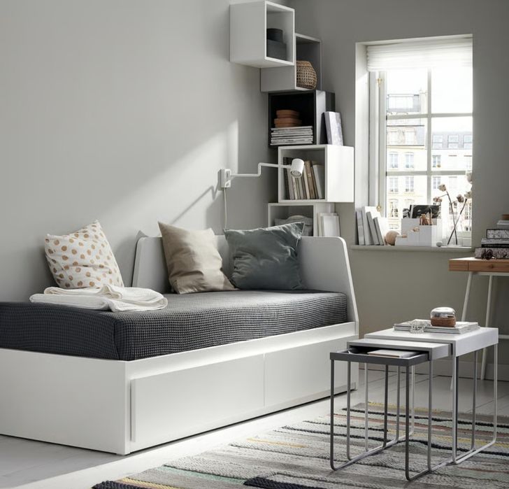Cama Flekke (IKEA) com 2 gavetas, 2 colchões e 1 jogo de cama