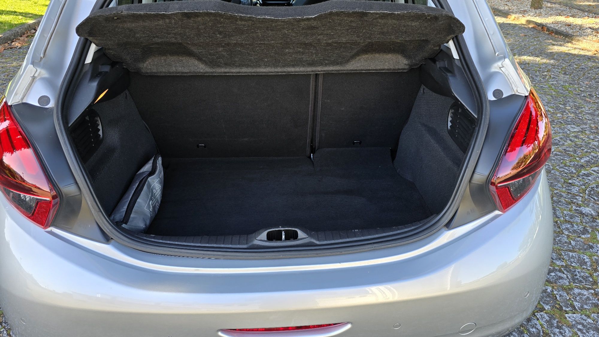 Peugeot 208 1.6Hdi