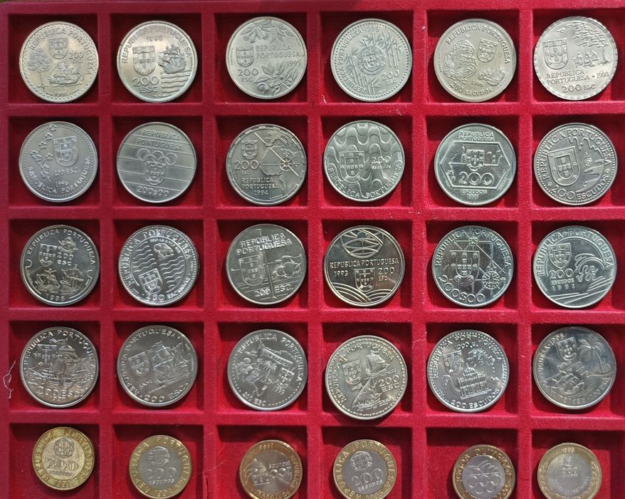 30 Moedas de 200 Escudos Comemorativas